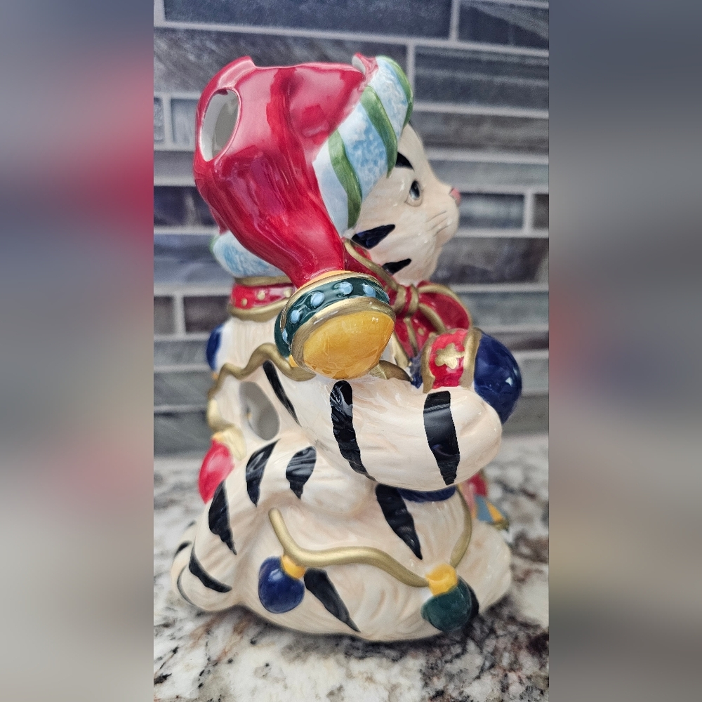 Christmas Cat Tea Light Holder - Picture 3 of 5